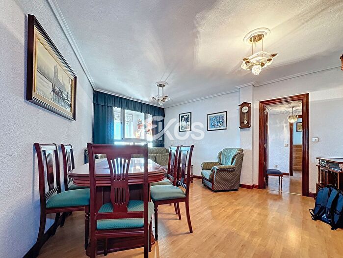 Casas en venta y pisos alquiler - 1