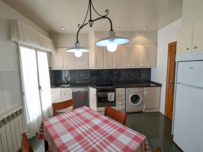 Casas en venta y pisos alquiler - 2