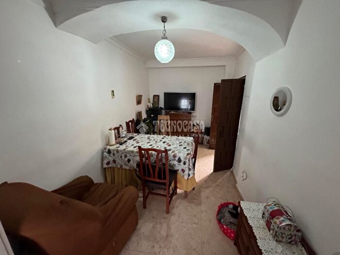 Casas en venta y pisos alquiler - 2
