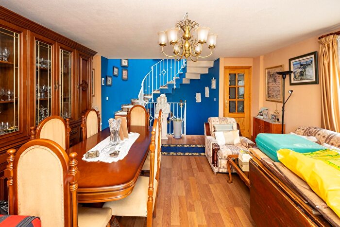 Casas en venta y pisos alquiler - 2
