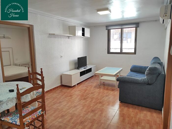Casas en venta y pisos alquiler - 1
