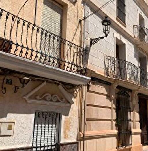 Casas en venta y pisos alquiler - 3