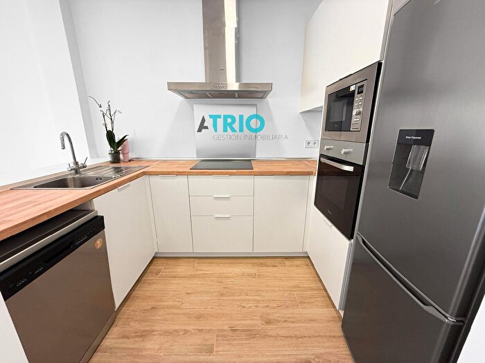 Casas en venta y pisos alquiler - 3