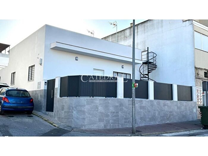 Casas en venta y pisos alquiler - 1