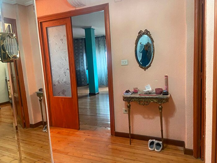 Casas en venta y pisos alquiler - 3