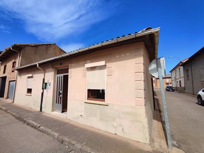Casa en venta en San Justo de la Vega, León de 3 habitaciones