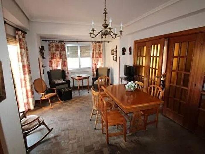 Casas en venta y pisos alquiler - 1