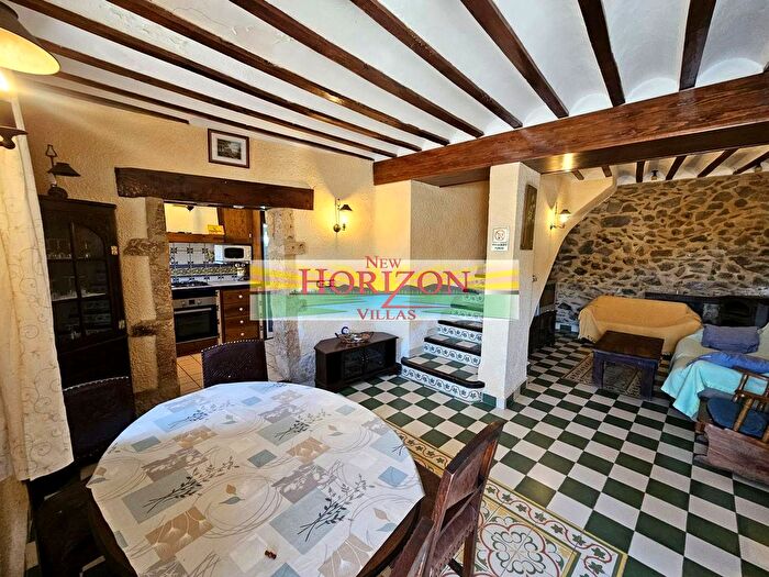 Casas en venta y pisos alquiler - 1