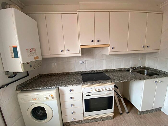 Casas en venta y pisos alquiler - 2