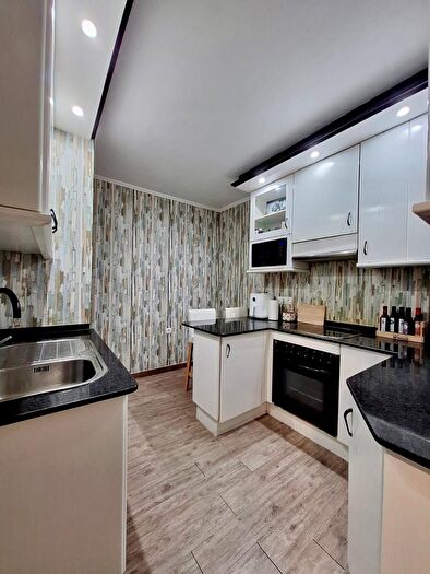 Casas en venta y pisos alquiler - 3