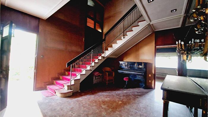 Casas en venta y pisos alquiler - 3