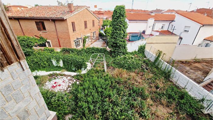 Casas en venta y pisos alquiler - 2