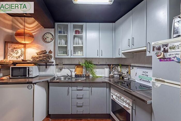 Casas en venta y pisos alquiler - 3