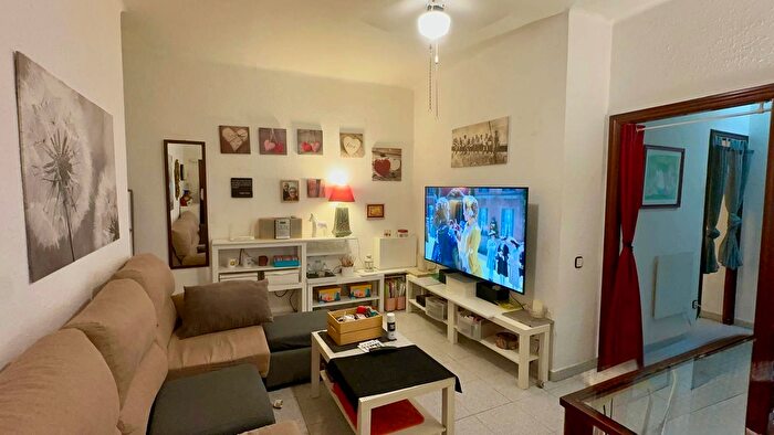 Casas en venta y pisos alquiler - 1