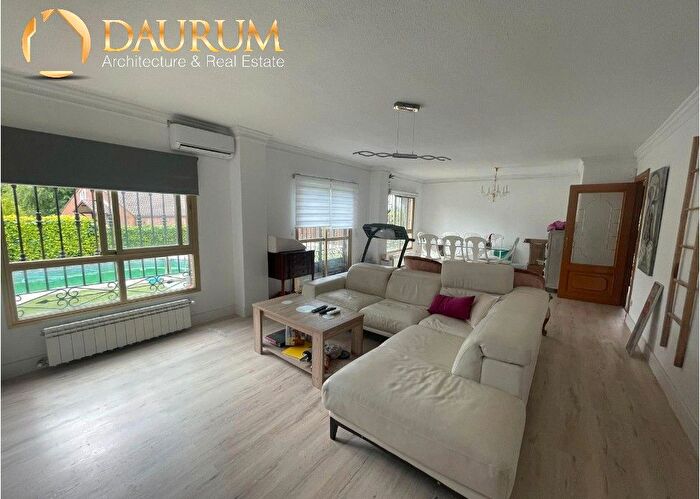 Casa en venta en Urbanizaciones, RivasVaciamadrid de 5 habitaciones