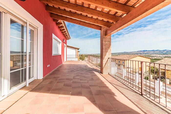 Casa en alquiler en Lénova, Valencia de 4 habitaciones