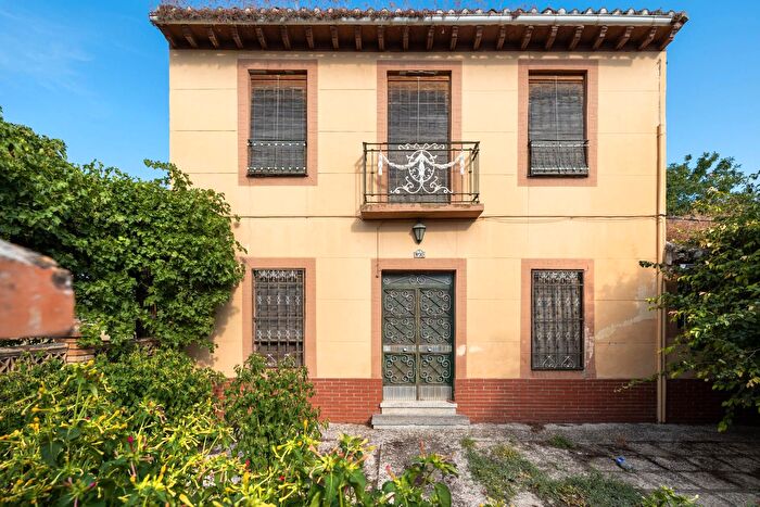 Casas en venta y pisos alquiler - 2