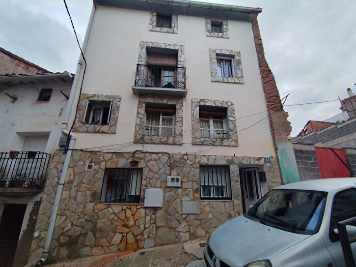 Casas en venta y pisos alquiler - 1