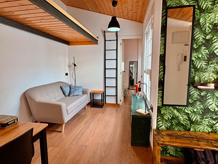 Casas en venta y pisos alquiler - 1