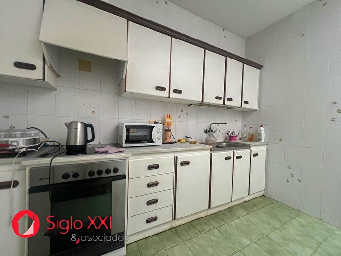 Casas en venta y pisos alquiler - 1