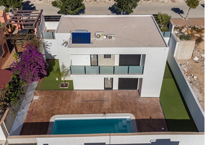 Casas en venta y pisos alquiler - 3