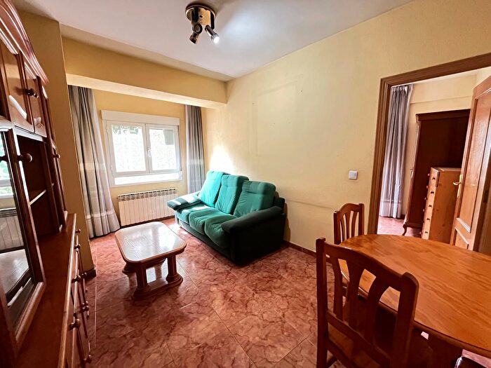 Casas en venta y pisos alquiler - 1
