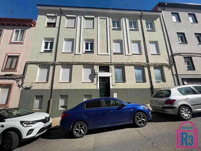 Casas en venta y pisos alquiler - 1