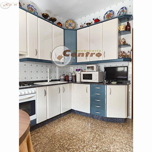 Casas en venta y pisos alquiler - 3