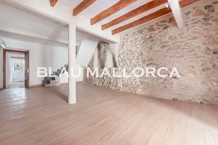Casas en venta y pisos alquiler - 1