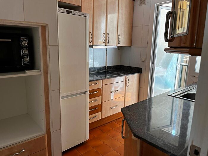 Casas en venta y pisos alquiler - 2