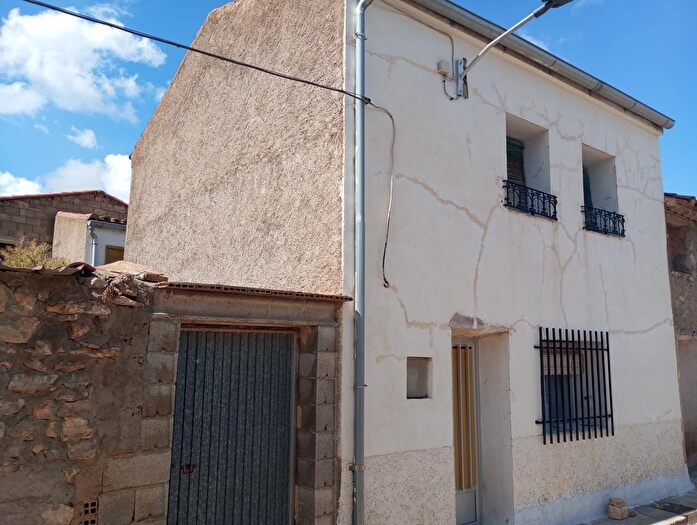Casa en venta en Bello, Teruel de 4 habitaciones