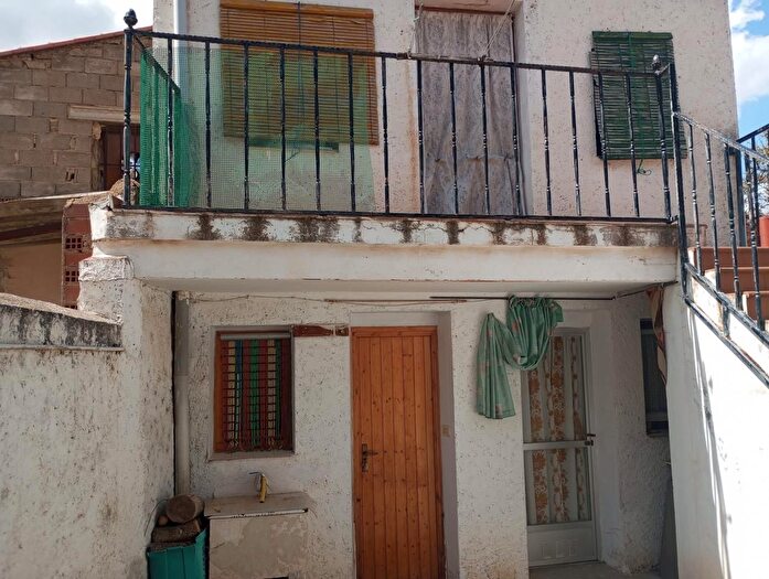 Casas en venta y pisos alquiler - 2
