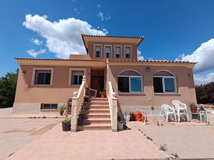 Casa en venta en Totana, Murcia de 4 habitaciones