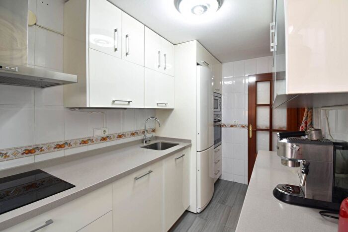 Casas en venta y pisos alquiler - 3