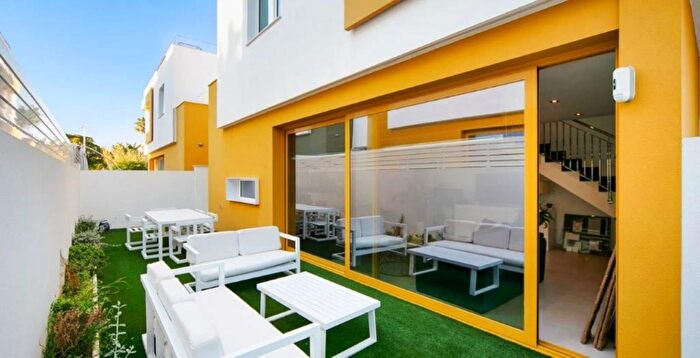 Casas en venta y pisos alquiler - 3