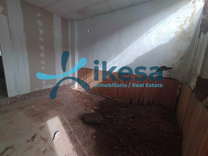 Casas en venta y pisos alquiler - 3