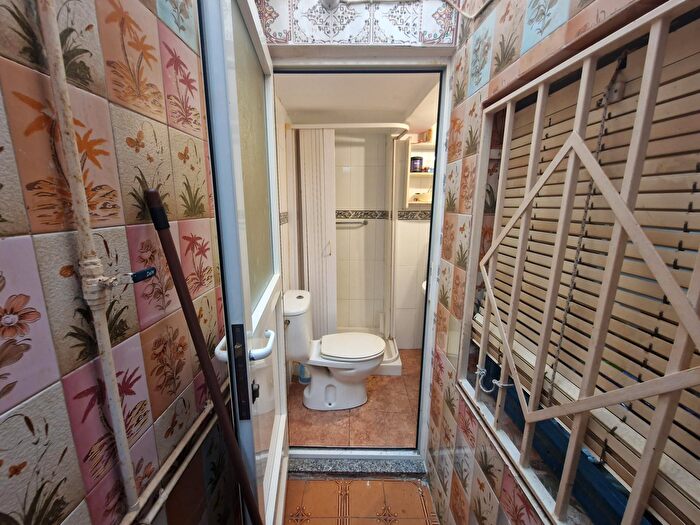 Casas en venta y pisos alquiler - 2