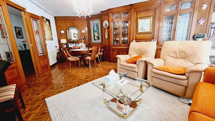 Casas en venta y pisos alquiler - 2