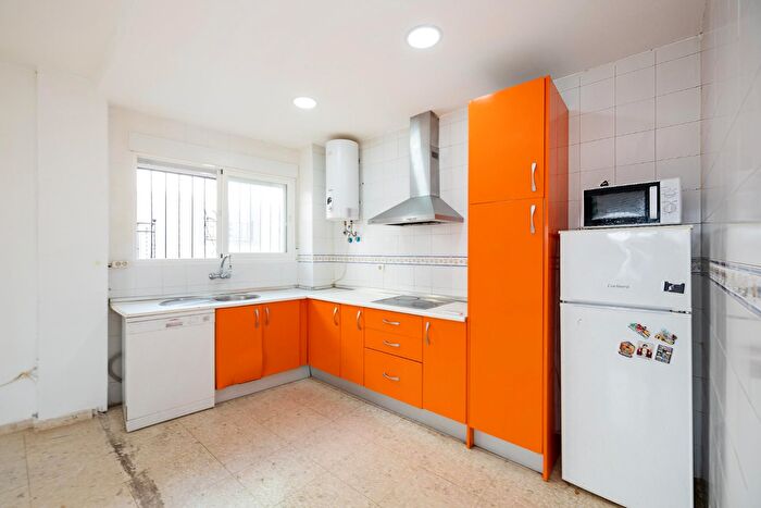 Casas en venta y pisos alquiler - 1