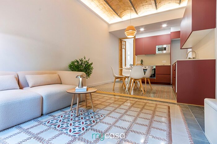 Casas en venta y pisos alquiler - 1