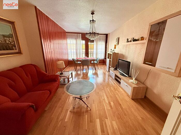 Casas en venta y pisos alquiler - 1