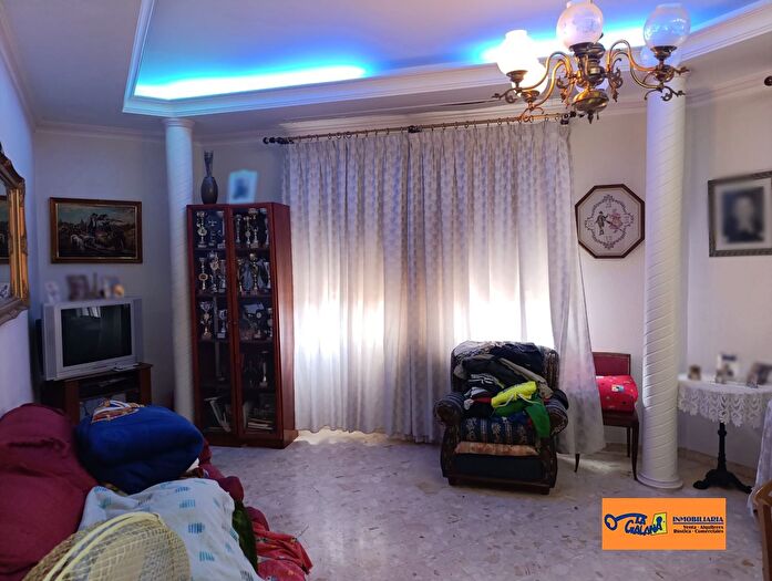 Casas en venta y pisos alquiler - 2