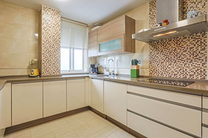 Casas en venta y pisos alquiler - 1