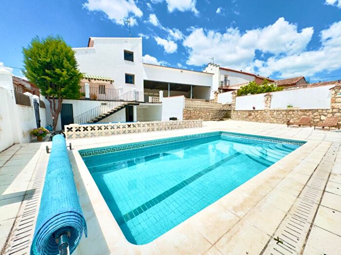 Casa en venta en Valdeavero, Madrid de 6 habitaciones