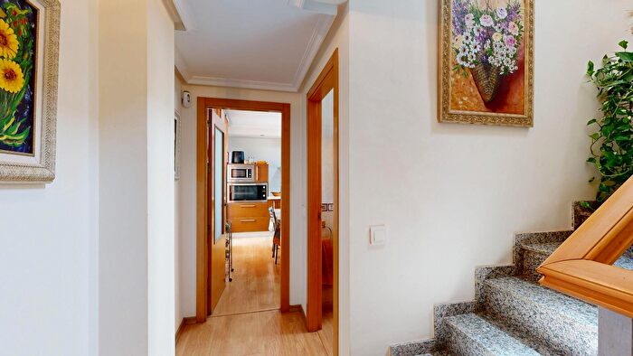 Casas en venta y pisos alquiler - 3