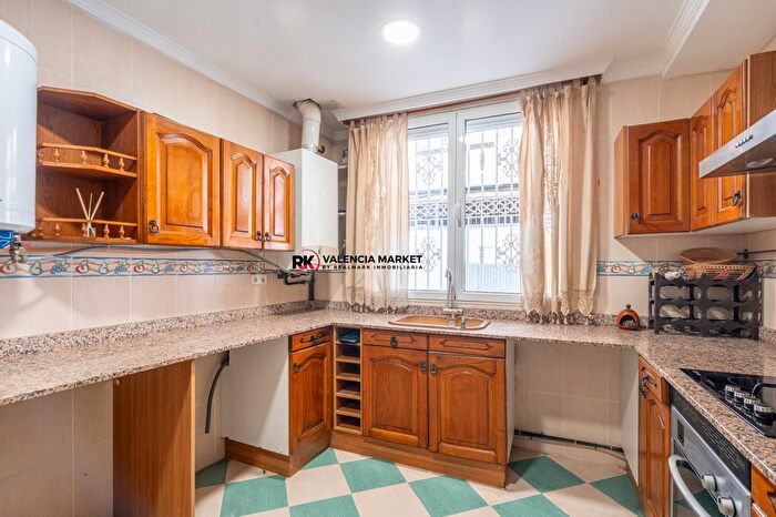 Casas en venta y pisos alquiler - 3