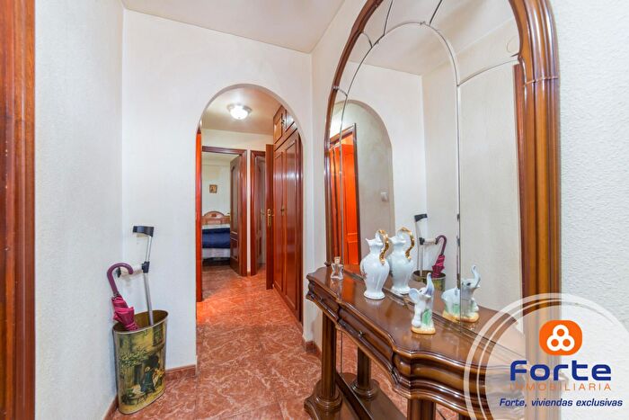 Casas en venta y pisos alquiler - 3