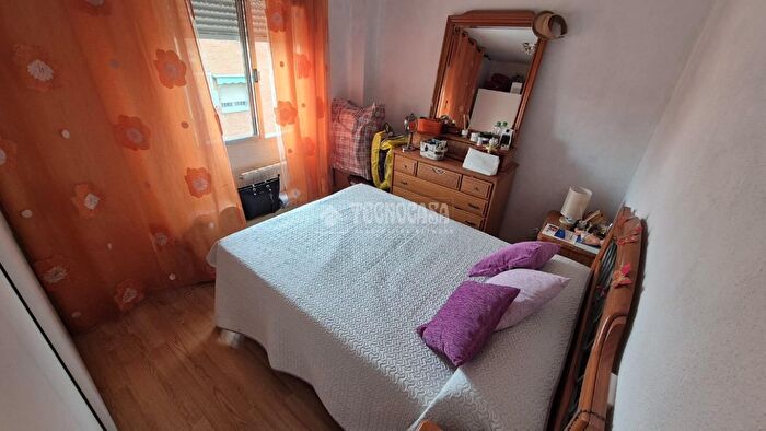 Casas en venta y pisos alquiler - 3