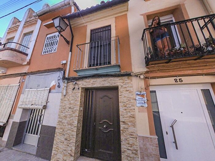 Casas en venta y pisos alquiler - 1