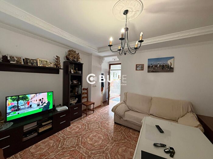 Casas en venta y pisos alquiler - 3